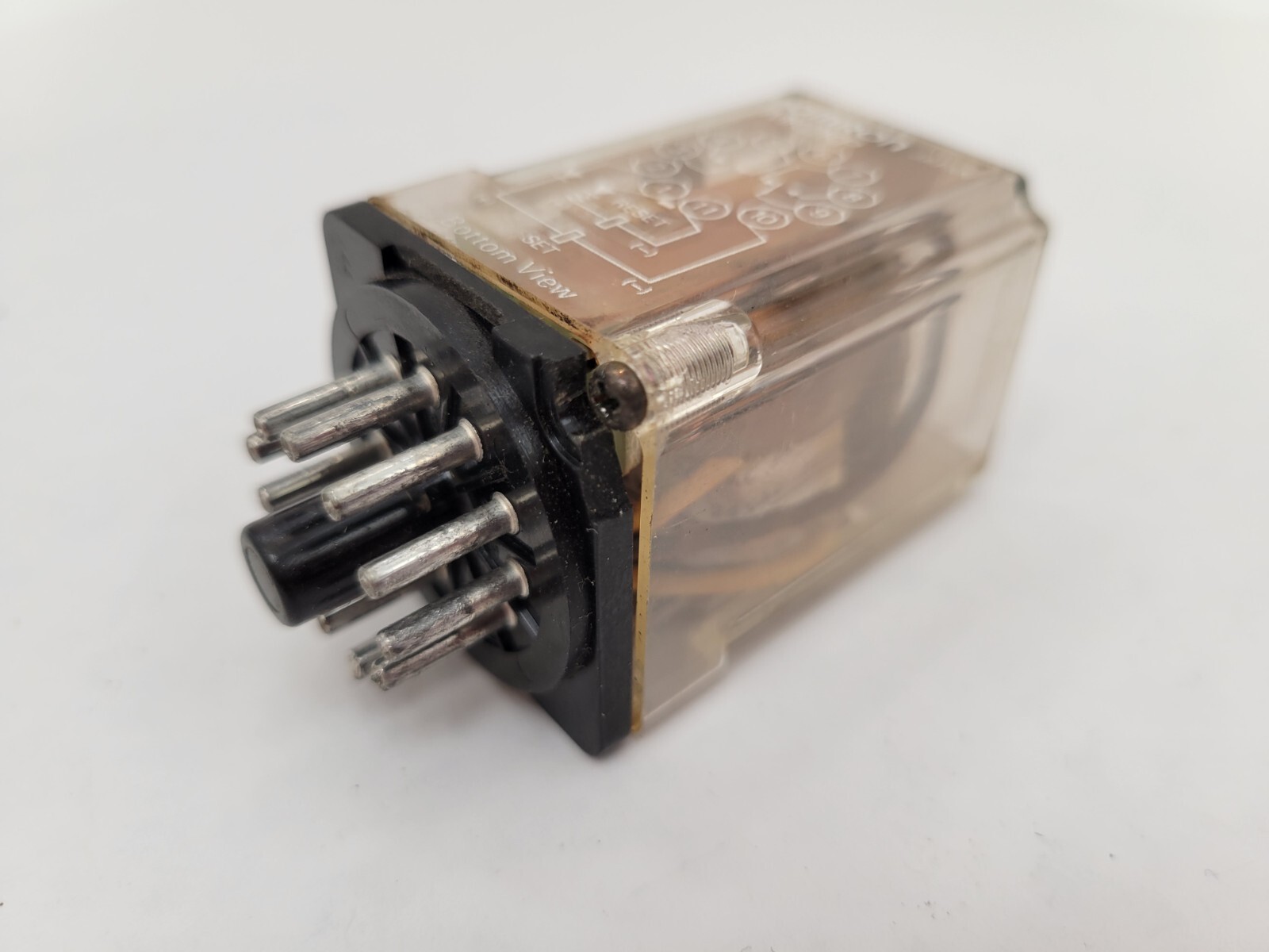 Omron MK2KP Intermediate Relay Plug-in Mount 5A 250VAC DPDT Coil 24VAC 11-Pin