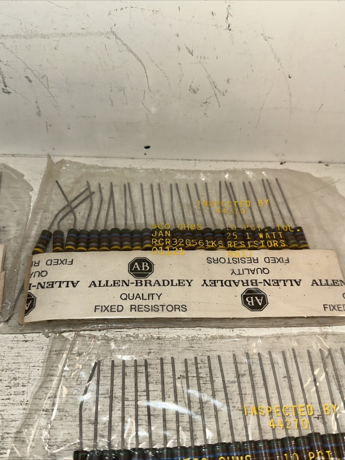 Lot Of (100) New Allen-Bradley RCR32G561kS Fixed Resistors 560 OHMS