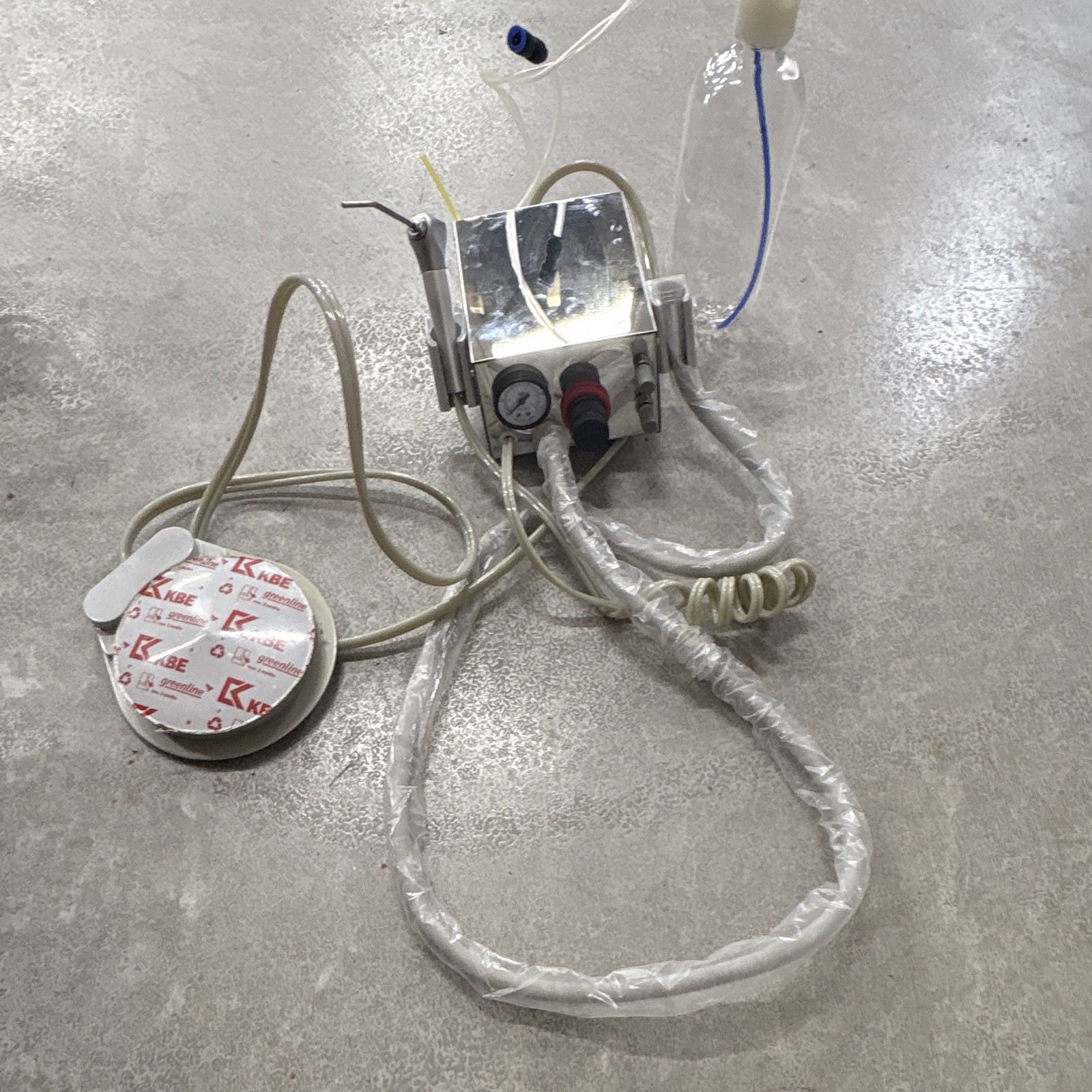 John Bunn VacuTec 800 EV2 Portable Surgical Suction Pump & portable dental unit