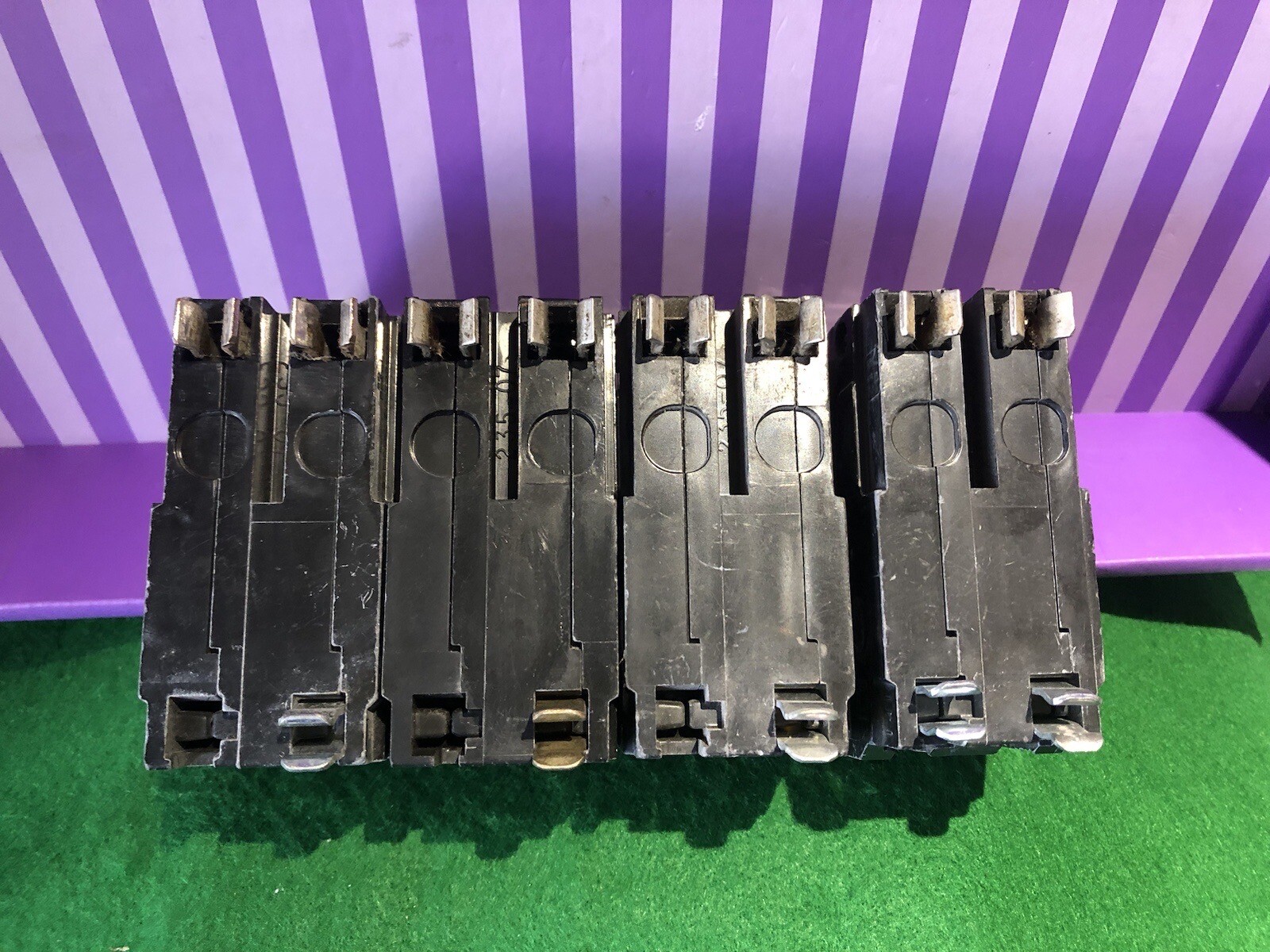 LOT OF 4 SQUARE D CIRCUIT BREAKERS QO260 QO220 QO215 READ INFO SHIPS FREE