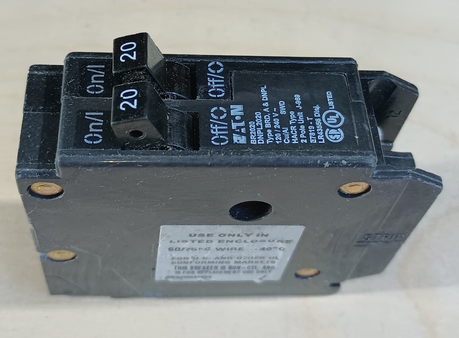 Eaton BR2020 Tandem Breaker