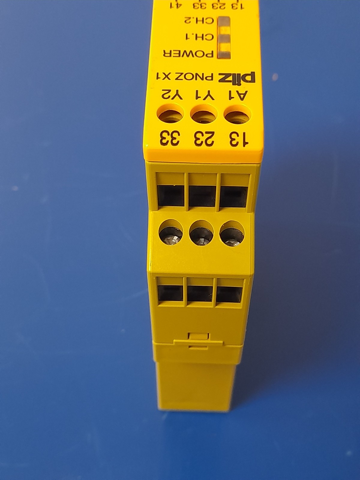 PILZ 774300 PNOZ X1 24VAC/DC 3n/o 1n/c
