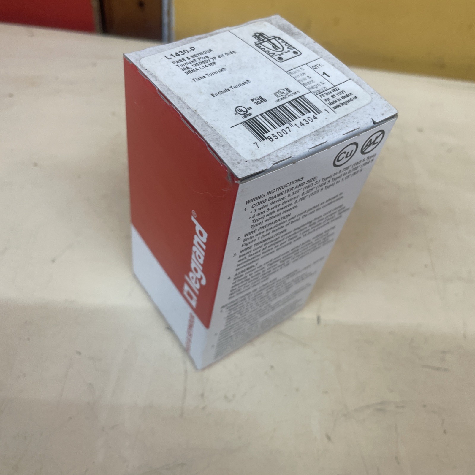 Pass and Seymour Legrand L1430-P Turnlok Plug 30A 125/250V 3P 4W Grdg