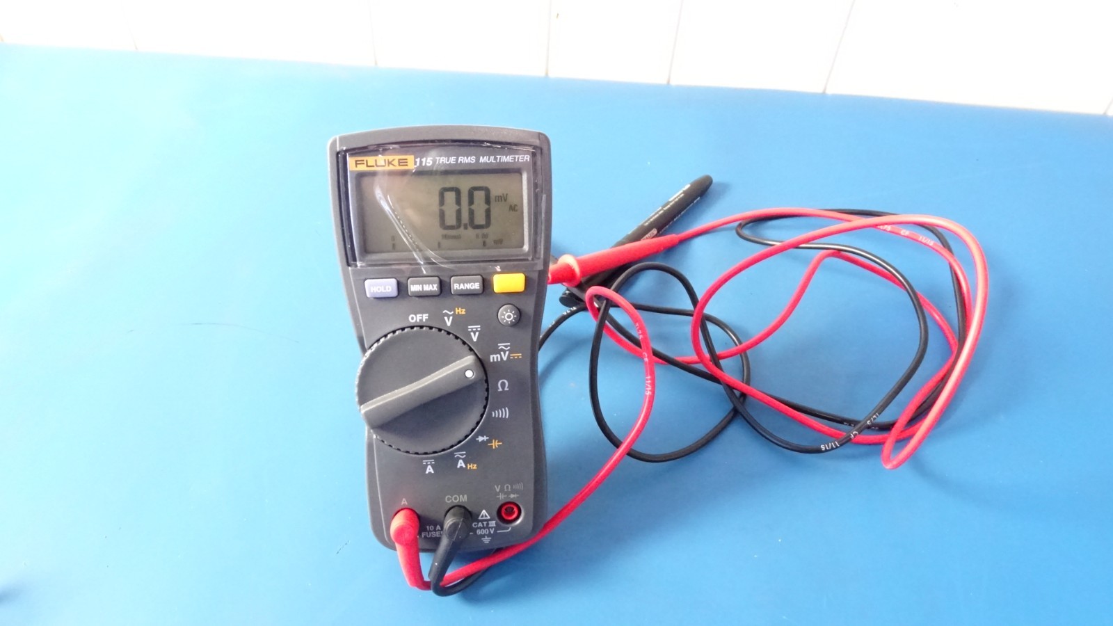 Fluke 115 True RMS Digital Multimeter