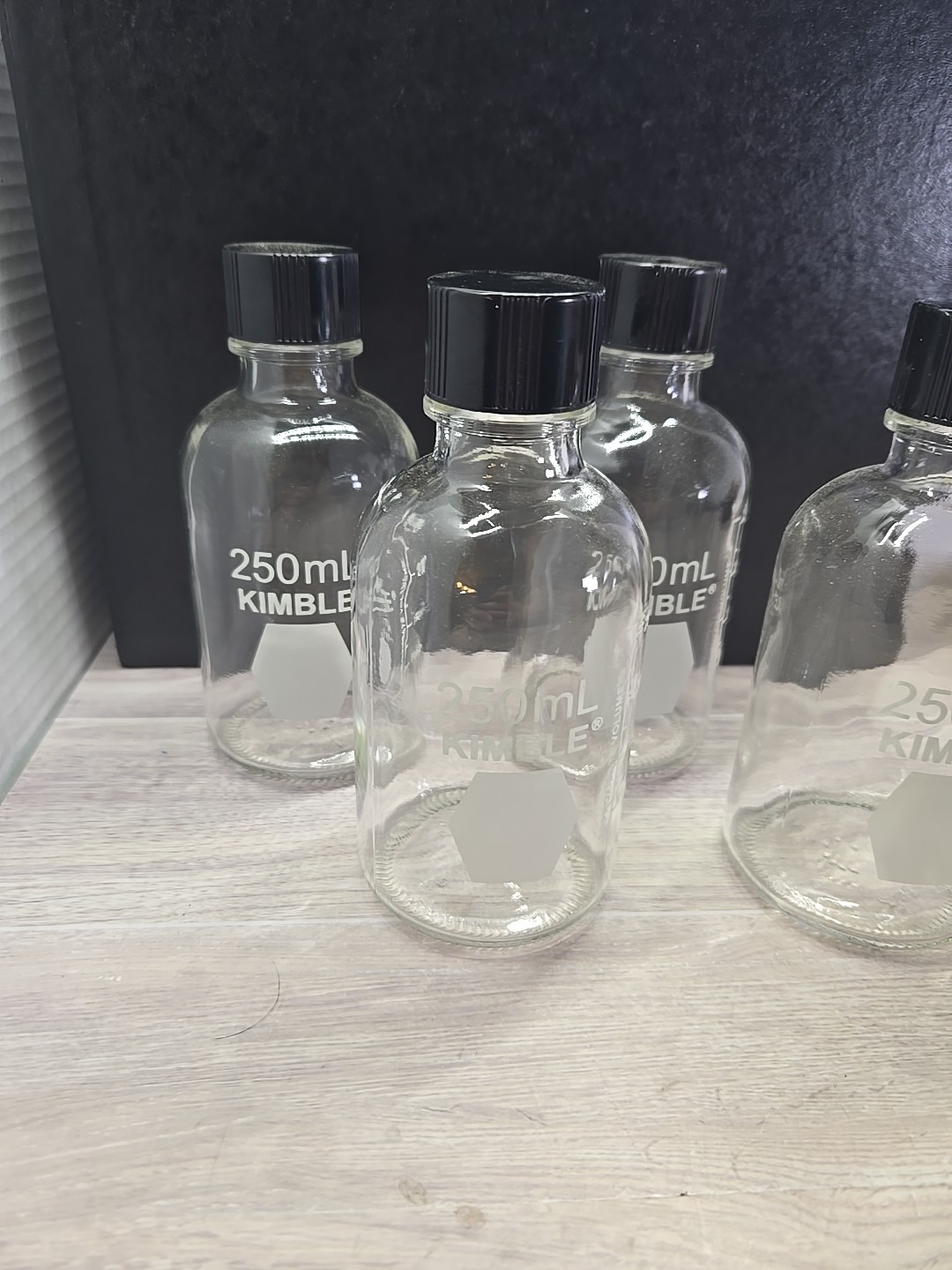 Kimble Graduated Glass Media Bottle, 250ml Set Of 4 With Lid Free Shipping
