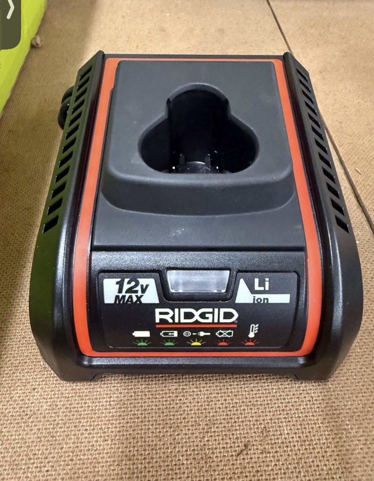 RIDGID RP251 PRESSTOOL KIT W/ 1/2 3/4 1”1-1/4 IN JAWS