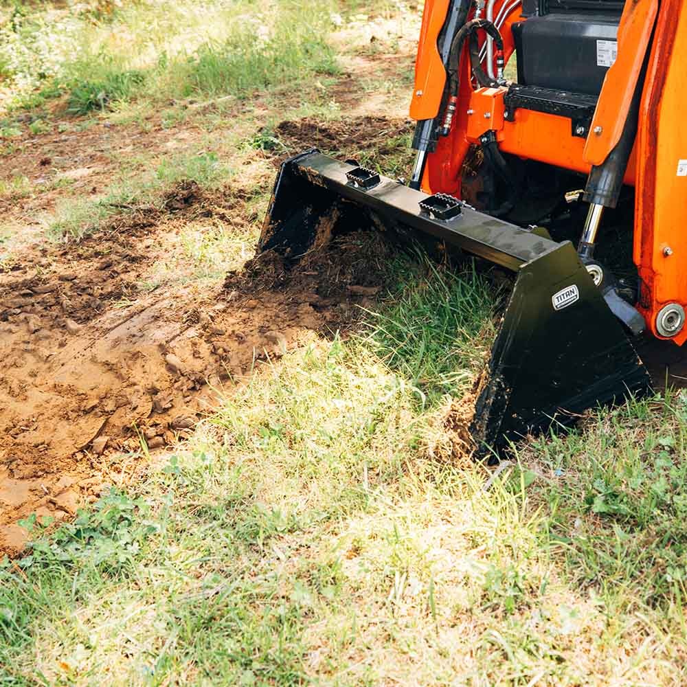 Titan Attachments 72″ Skid Steer Dirt Bucket, 3/16″ Thick Structural Steel