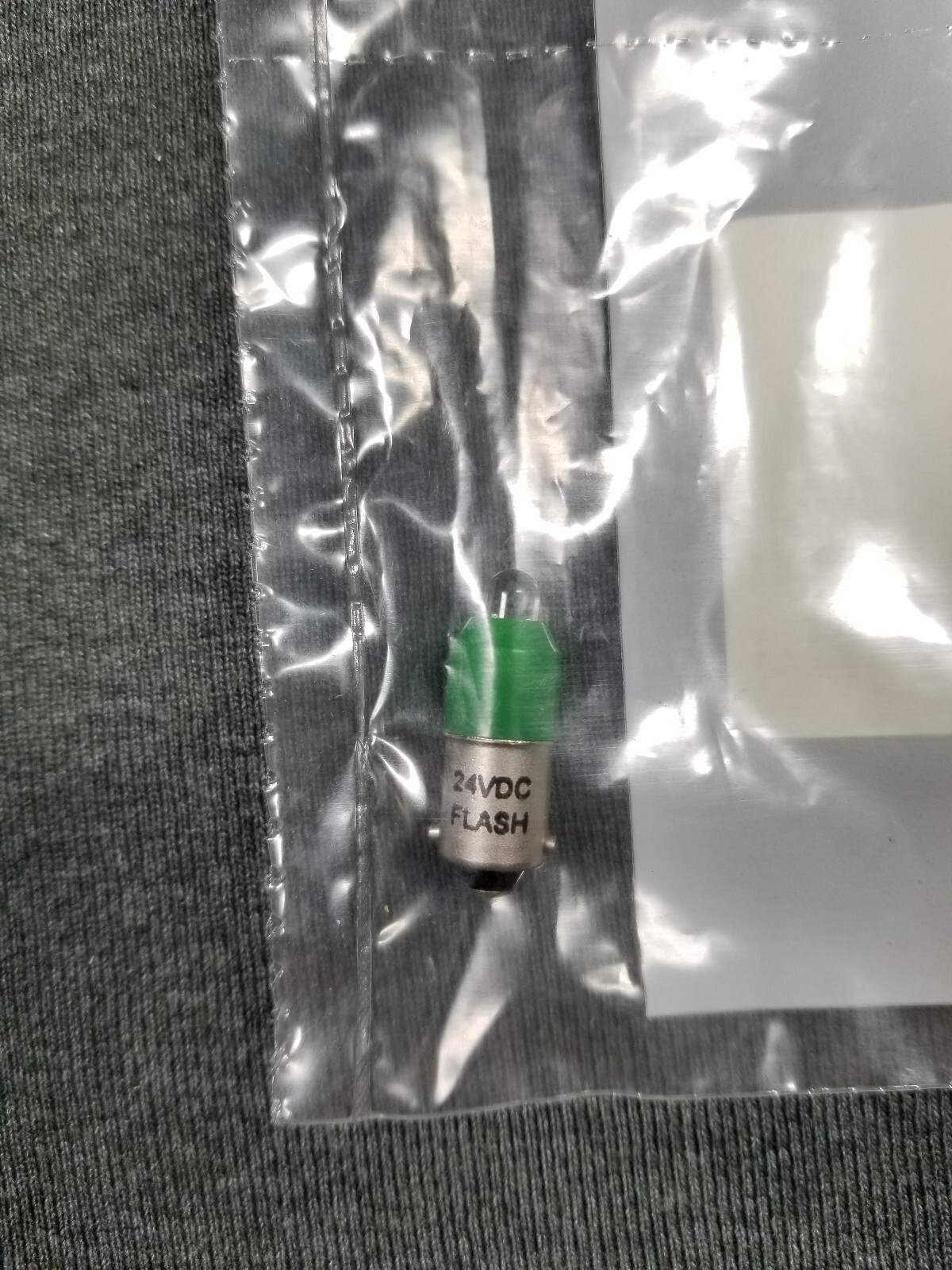 Eaton / Cutler Hammer ~ E22LED024GDF 24V DC Green Flashing LED