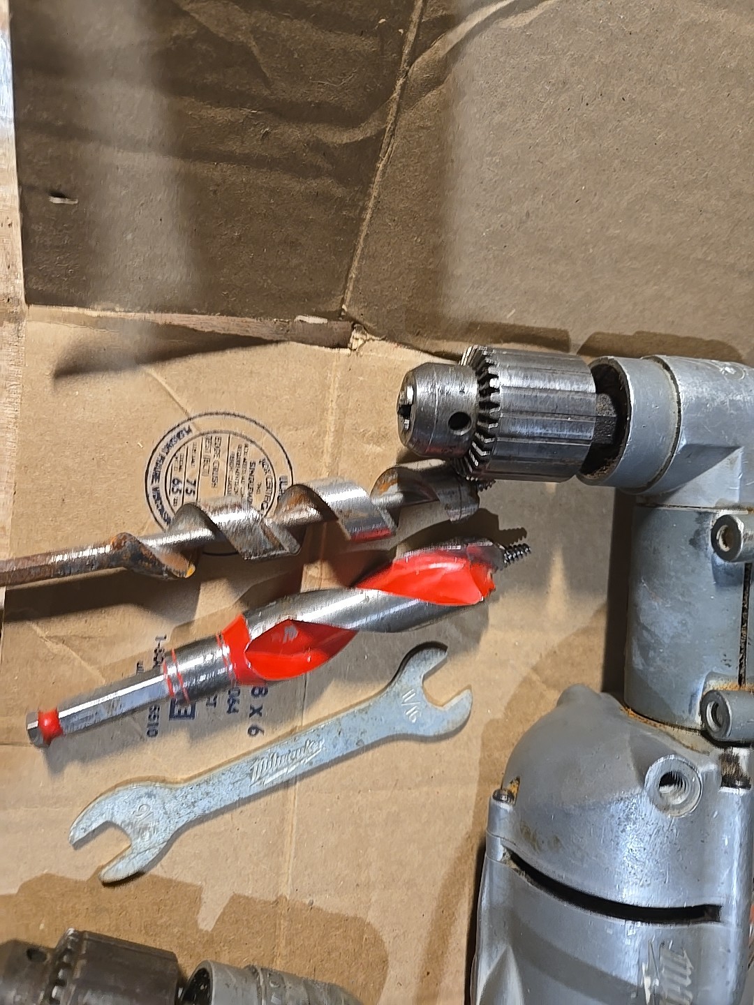 Milwaukee 1001-1 1/2 Right Angle Drill 500 RPM w/ Case And Extras Head And Bits