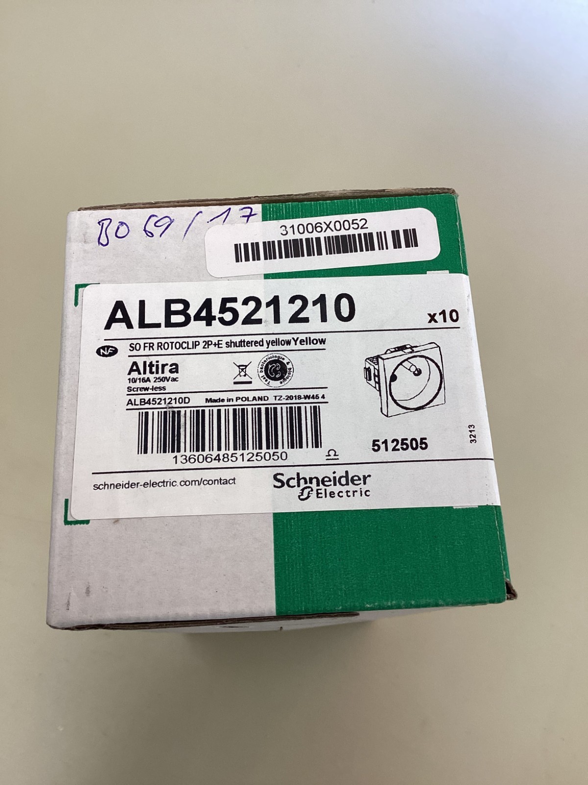 Schneider ALB4521210 2P Rotoclip Socket – Yellow 10pcs