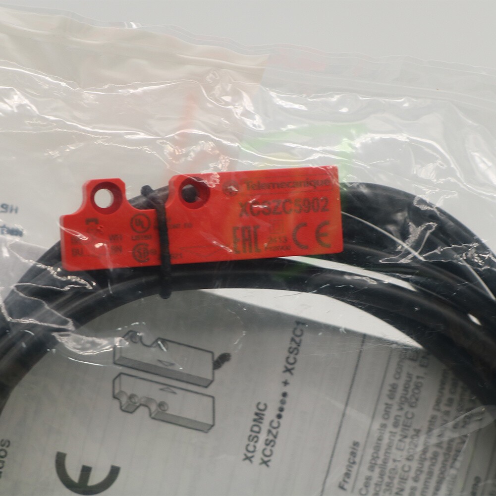 1Pcs New Schneider XCSDMC5902 Magnetic Safety Switches