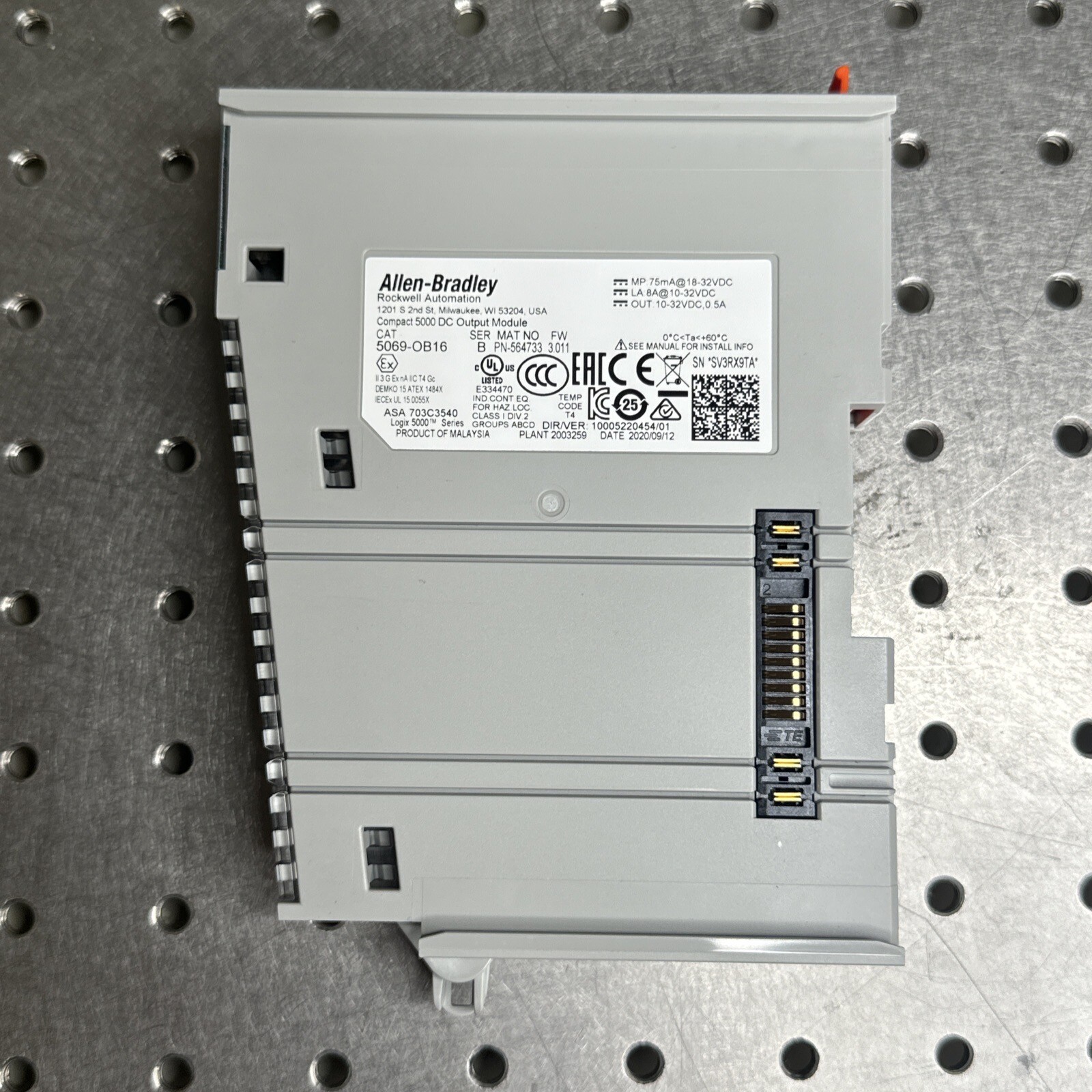 Allen Bradley 5069-OB16 Ser. A Compact 5000 DC 16-Point Output Module