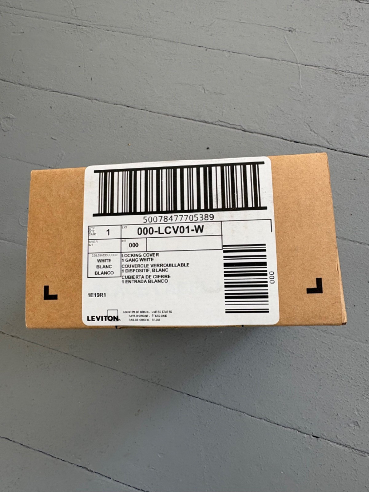 Leviton LCV01-W Locking Cover 1-Gang White Window White 5in x 5in x 1-1/4in NEW