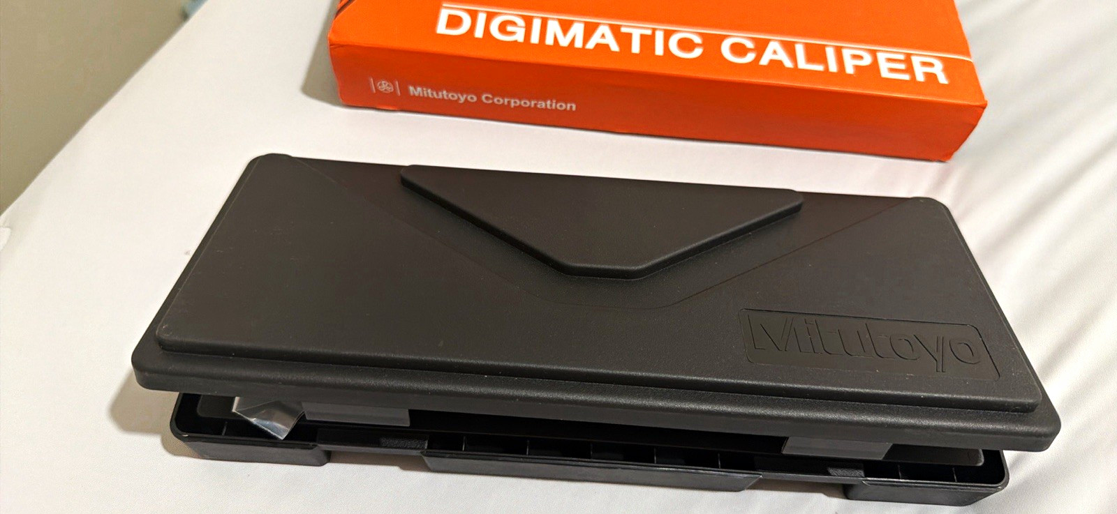 Mitutoyo Digimatic Digital Caliper 0-6 in 0.0005in/0.01mm IP67 SPC 500-196-30