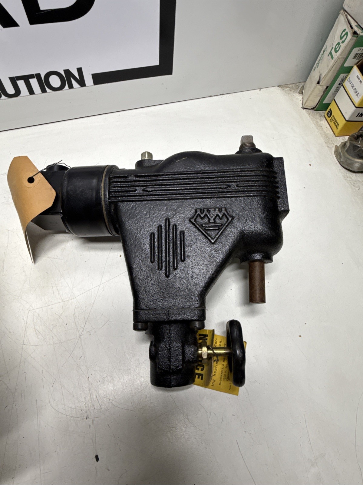 McDonnell & Miller 676 Low Water Cut Off / Built In Type