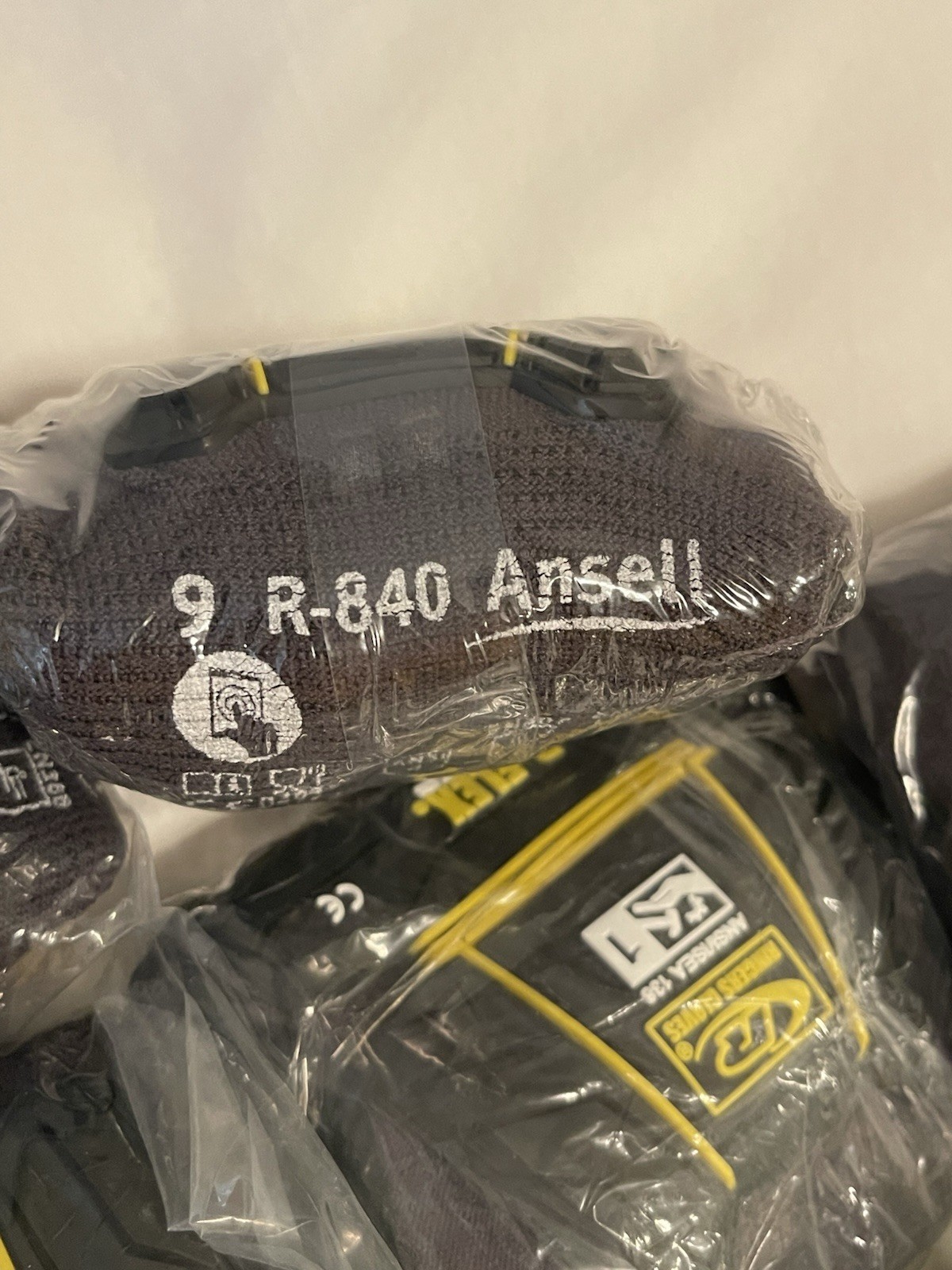 Ansell PR Gloves Series R Size 9 Bulk 10 Pairs Ringers R840Abrasion/Impact Glove