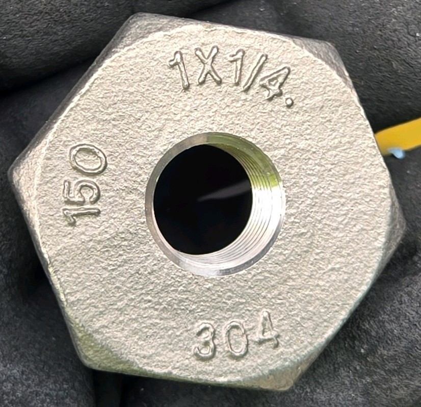 1 1/4 ” x 1/4 ” SS T-304L Reducing Hex Bushing MNPT x FNPT NEW Open Box