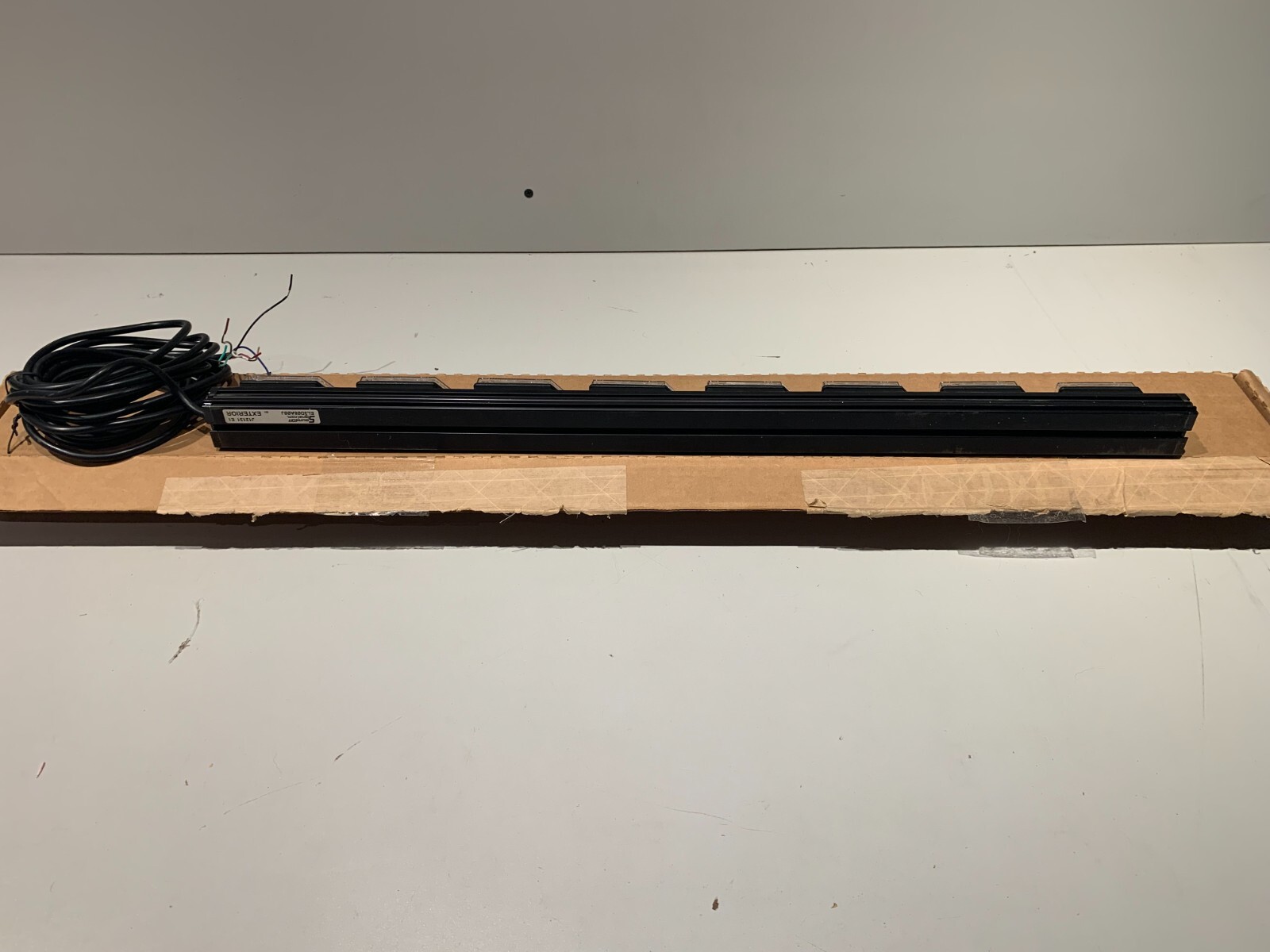 SoundOff Signal UltraLite 8 Exterior Warning Bar, 8 Module LED Amber