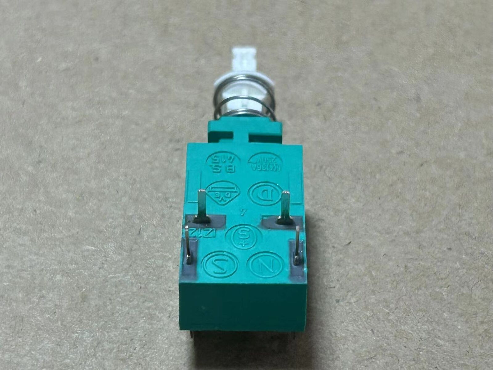 1pcs ITT SCHADOW NE 18 NE18 T70 NE18T70 Mains Power Switch 6A 250VAC