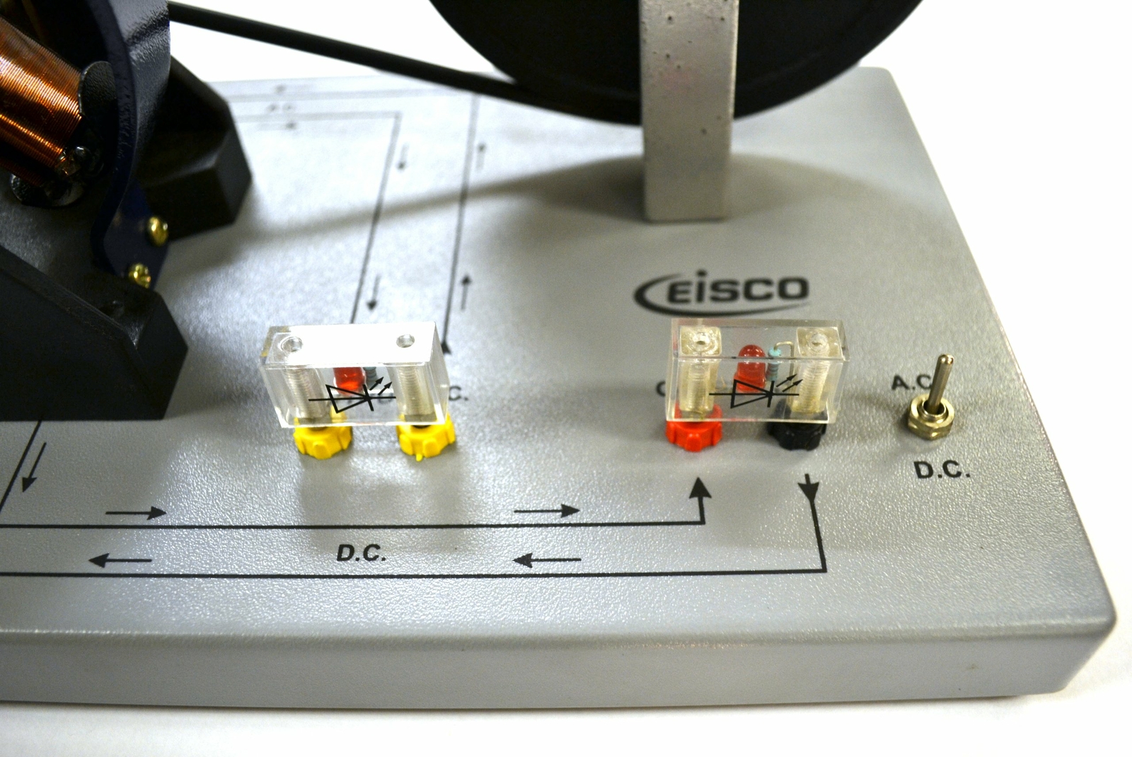 Eisco Labs Demonstration Motor Generator Activity Model (AC/DC) – Hand Powered