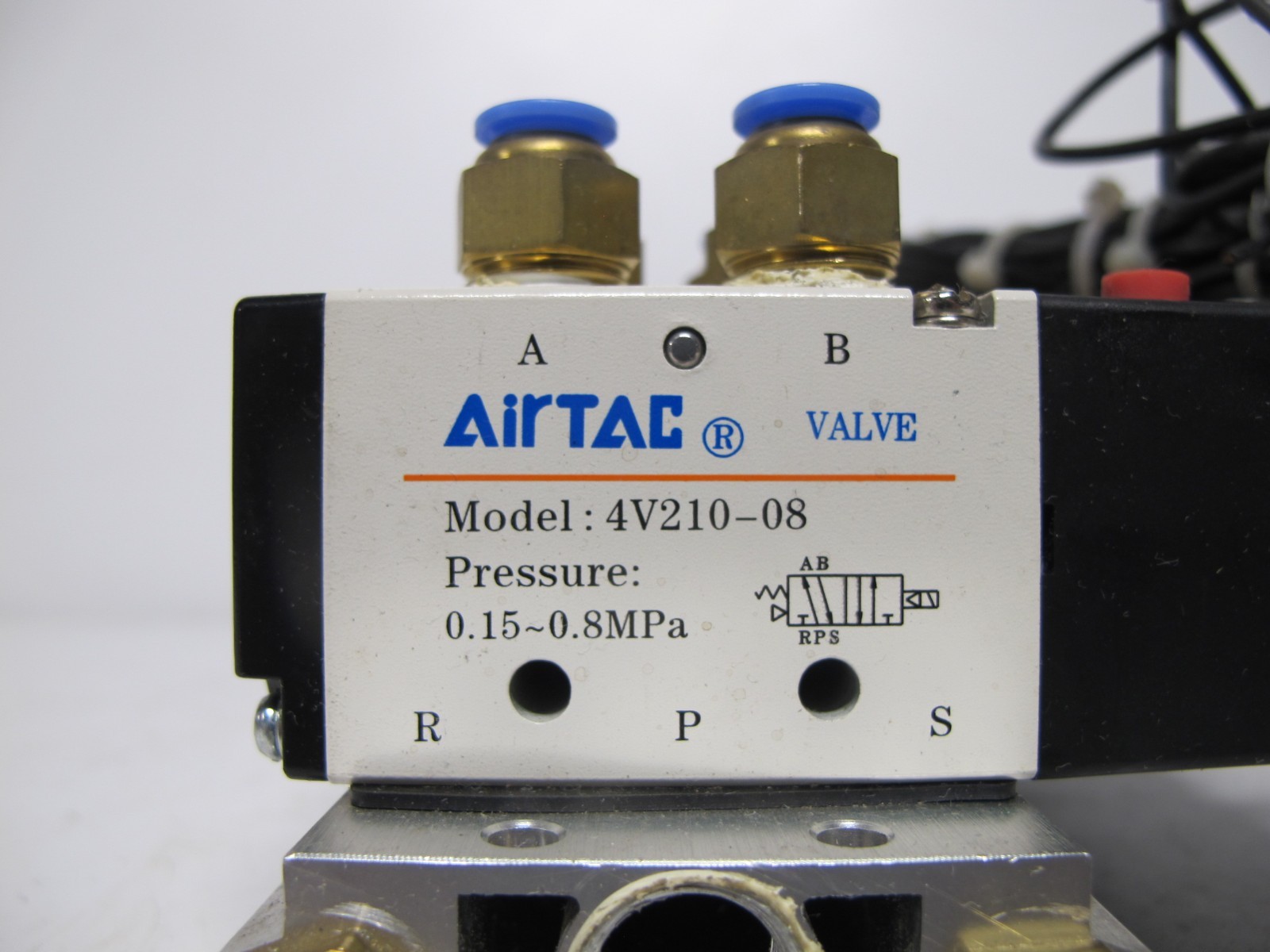 Lot of 10 AirTAC 4V210-08 Valve Solenoid Manifold Body 0.15 0.8 MPa 4V21008 24 V