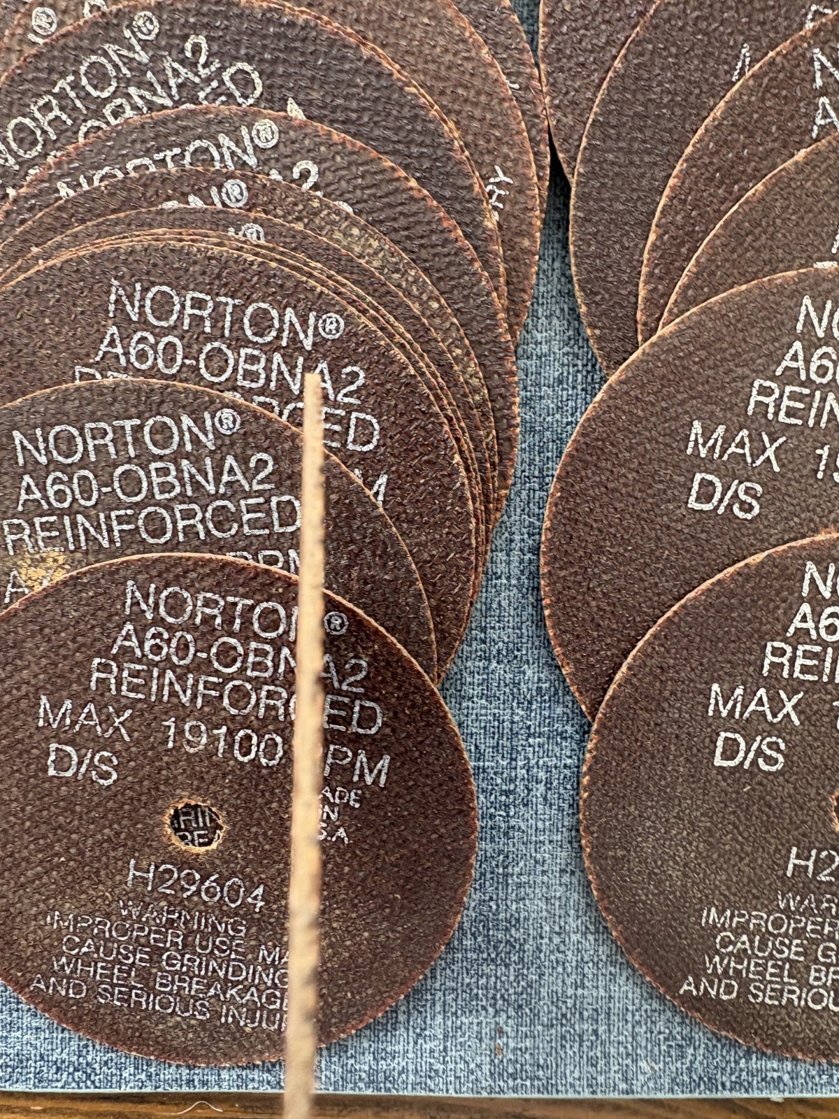 Norton 4x.040×3/8″ A60-OBNA2 H29604 Toolroom Cut-Off Wheels – Pack of 31