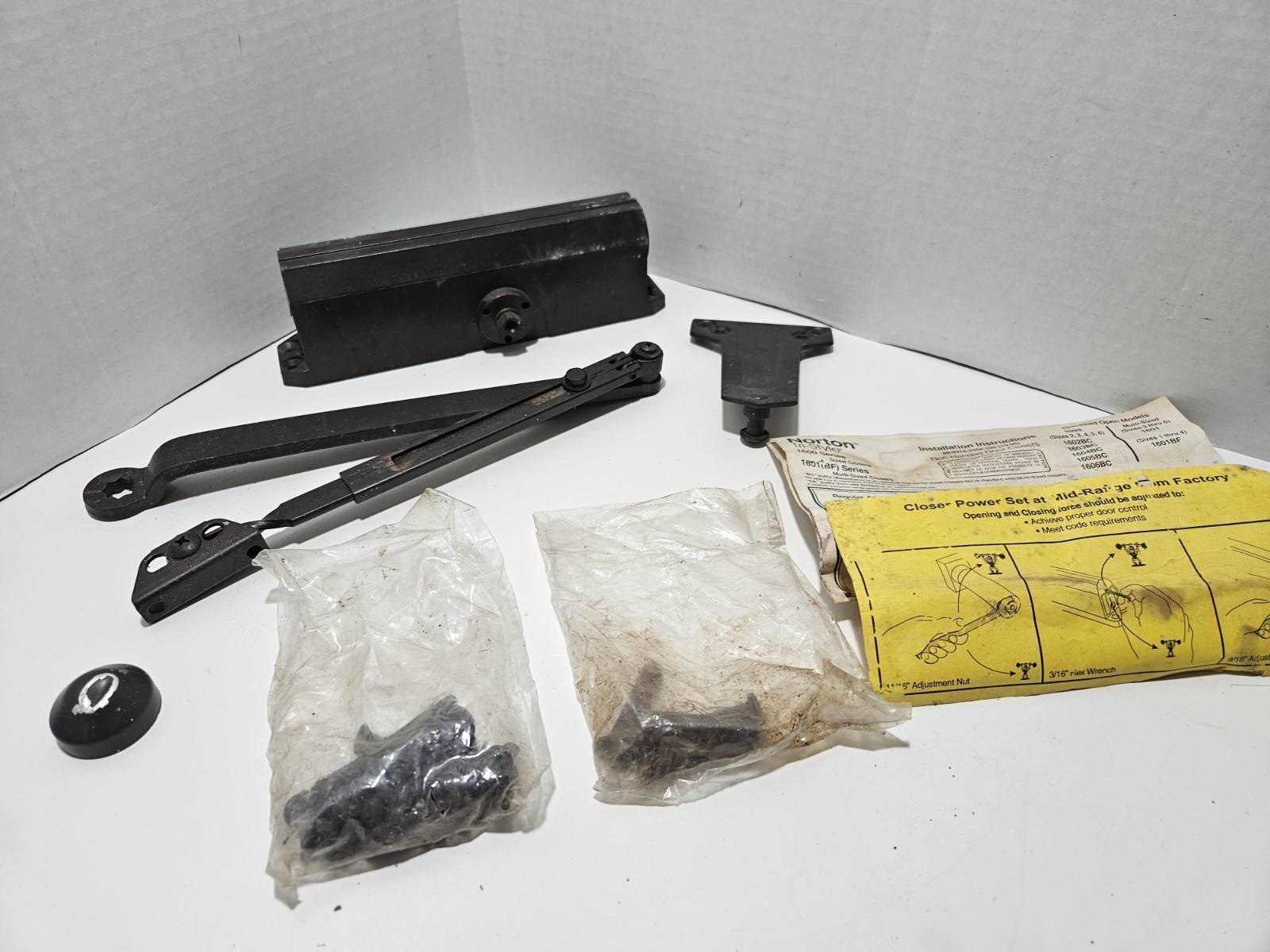 Norton Tri-Style/Reversible/Non-Hold/Door Closer/Dark Bronze #1601 Made In USA