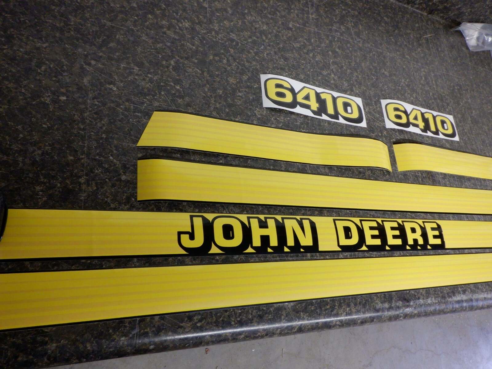 JOHN DEERE 6410 DECALS. HOOD AND NUMBERS ONLY. SEE DETAILS AND PICTURES.