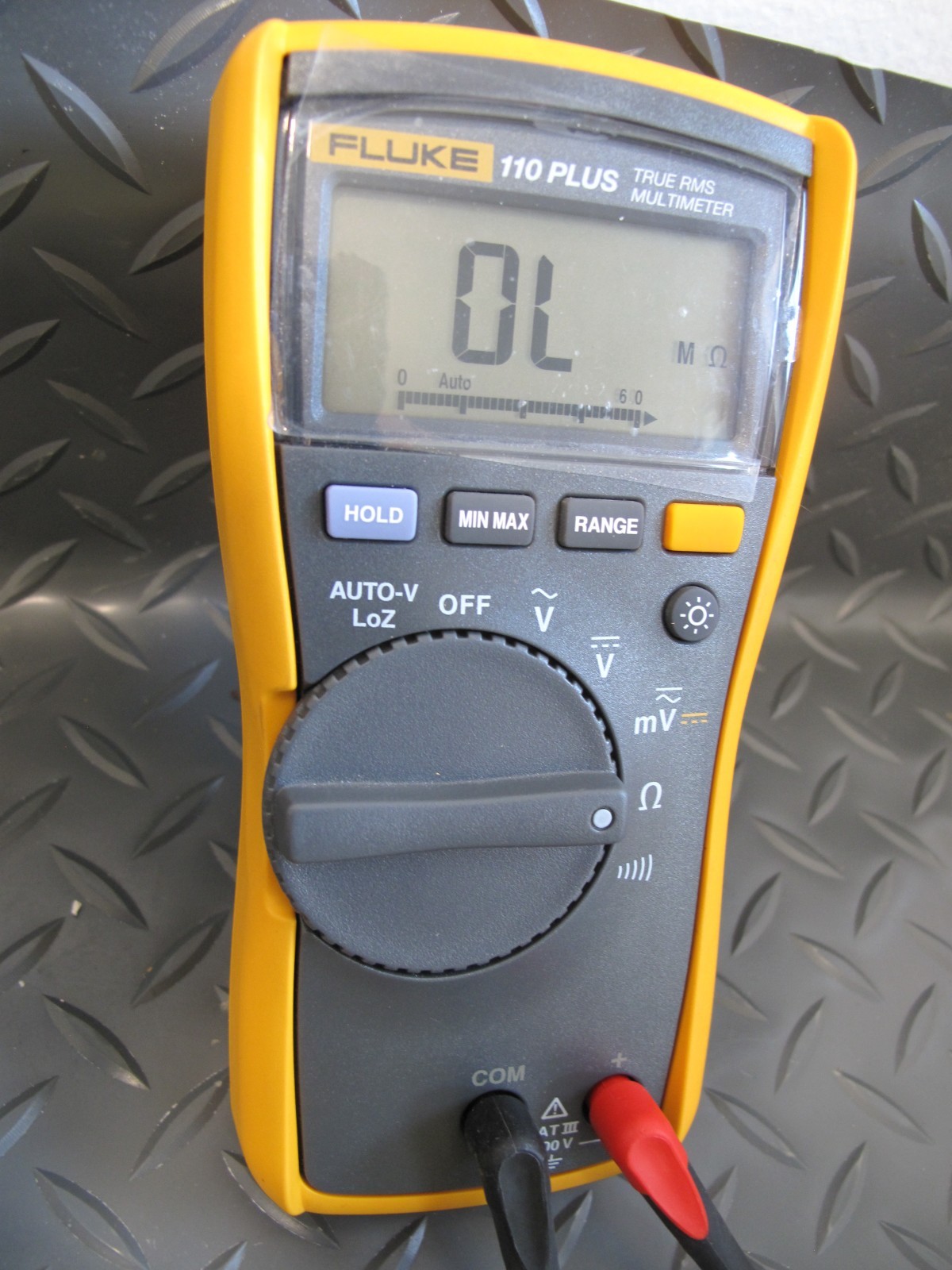 Fluke 110 Plus true rms multimeter w/ leads & manual volt meter tested