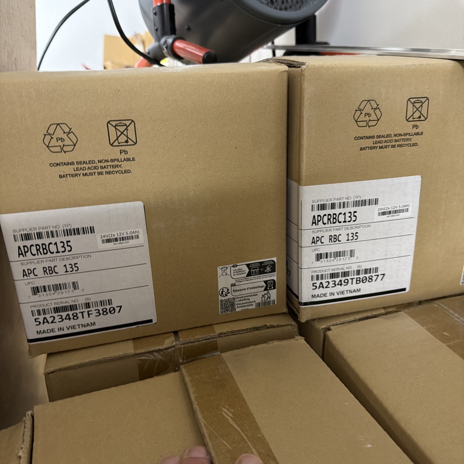 NEW APC UPS BATTERY CARTRIDGE #135 APCRBC135