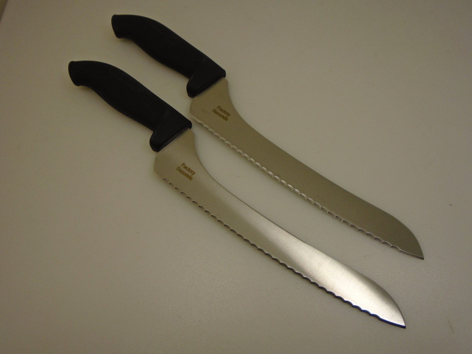 Dexter USA Set (2) 9″ Offset Scalloped Slicer Bread Knives Black Factory Second