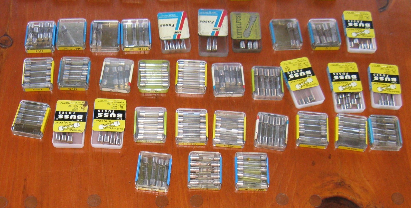 Huge Lot Vintage Automotive Fuses Car Truck Variety 280+ Fuses in Case