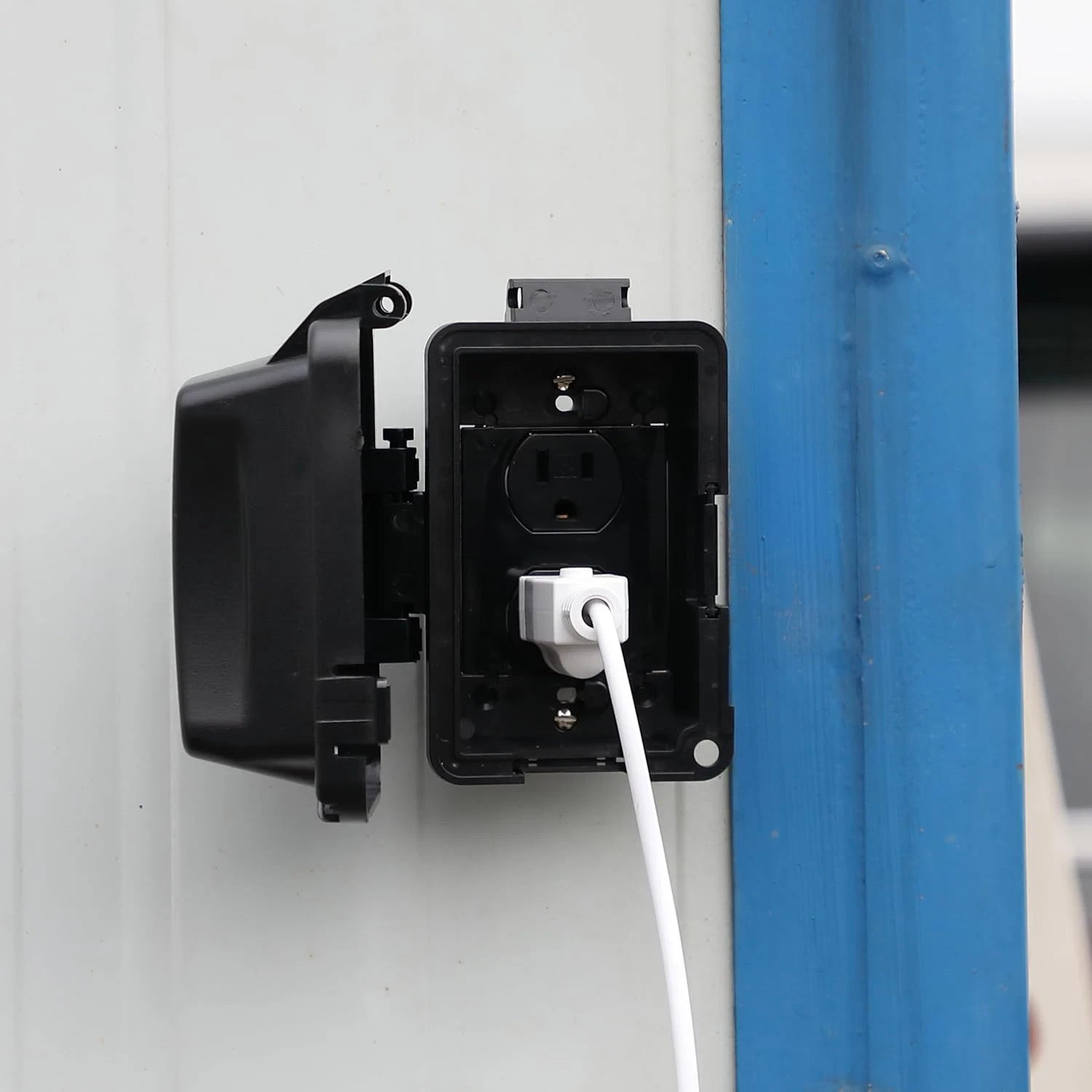 Bates Weatherproof Outdoor Outlet Cover 1-Gang Electrical Receptacle Black