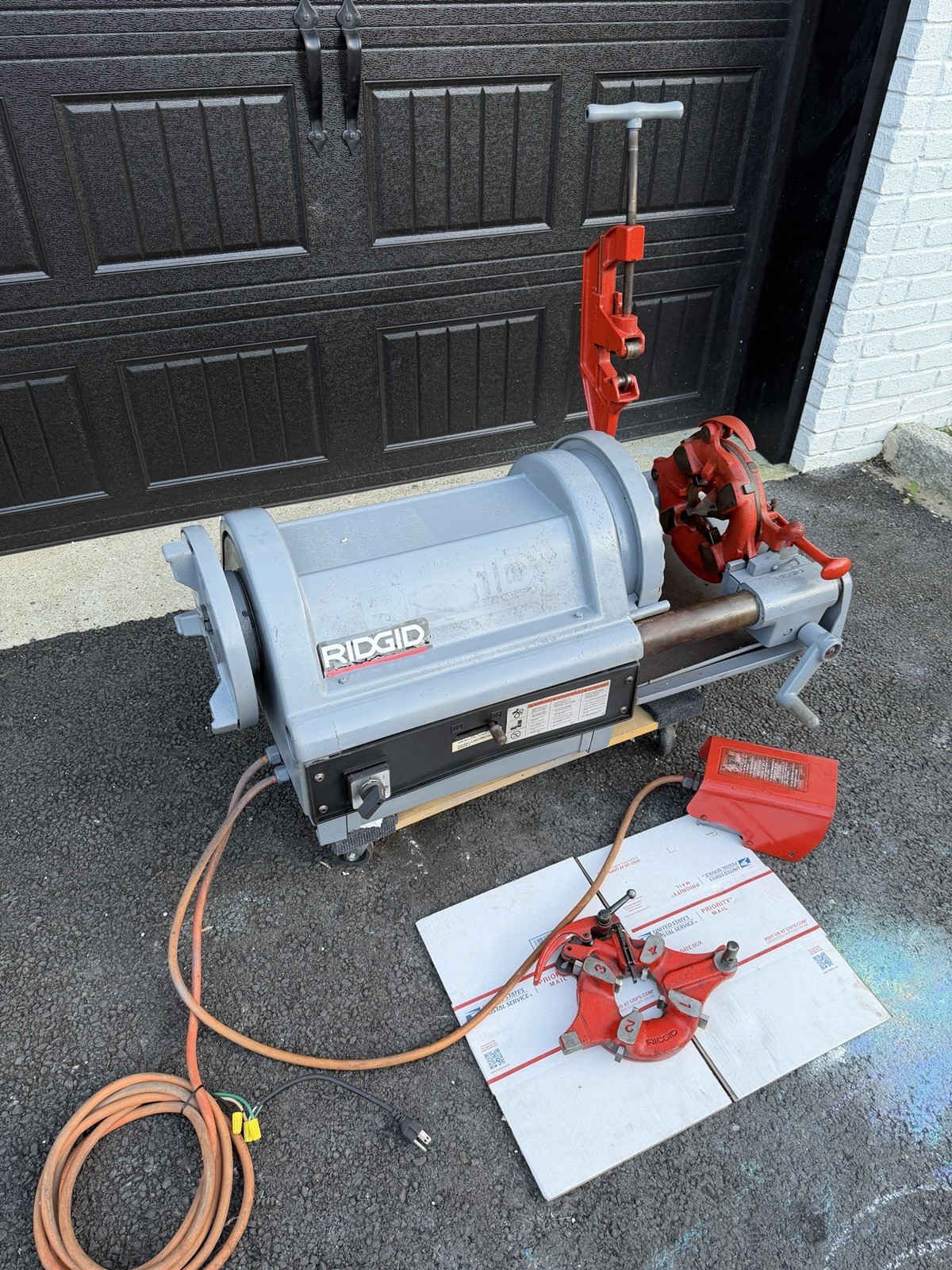 Ridgid 1224 Pipe Threading Machine 1-2 To 4” Pipe Self Oiling Self Opening Great