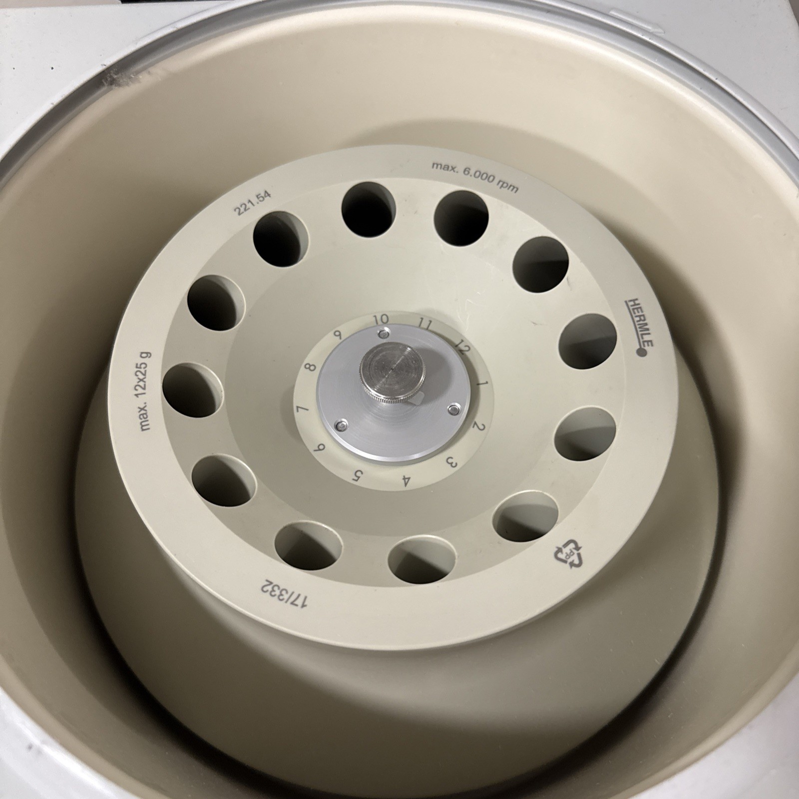 VWR Clinical 200 Centrifuge Max Drehzahl 6000 w/ Hermle 221.54 Fixed Angle Rotor