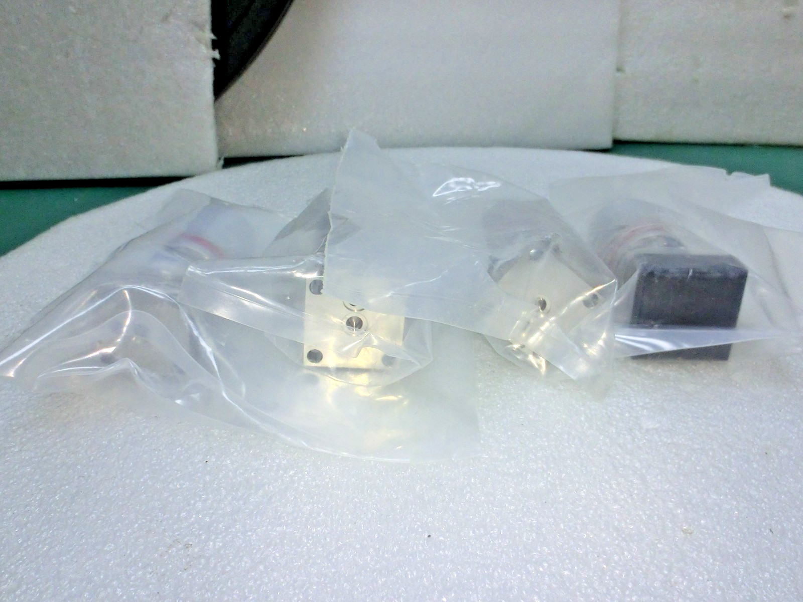 4pcs Fujikin 708222 Lam 766-197842-310 Rev C Diaphragm Valve,0.5~0.6mPa N.C~9928