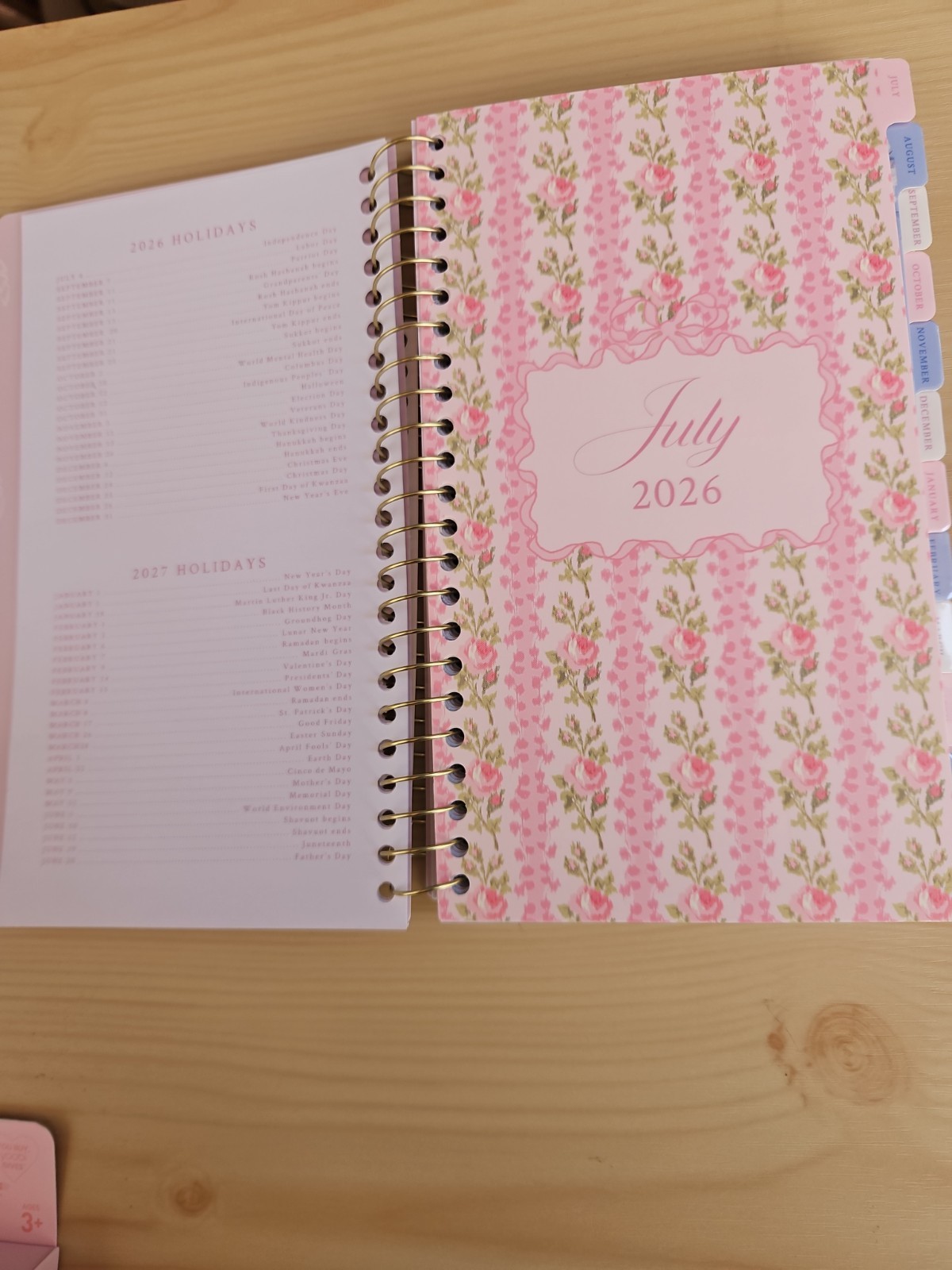 LoveShackFancy x Target – Yoobi Monthly & Weekly Planner 5″x 8″ With Bow Pen