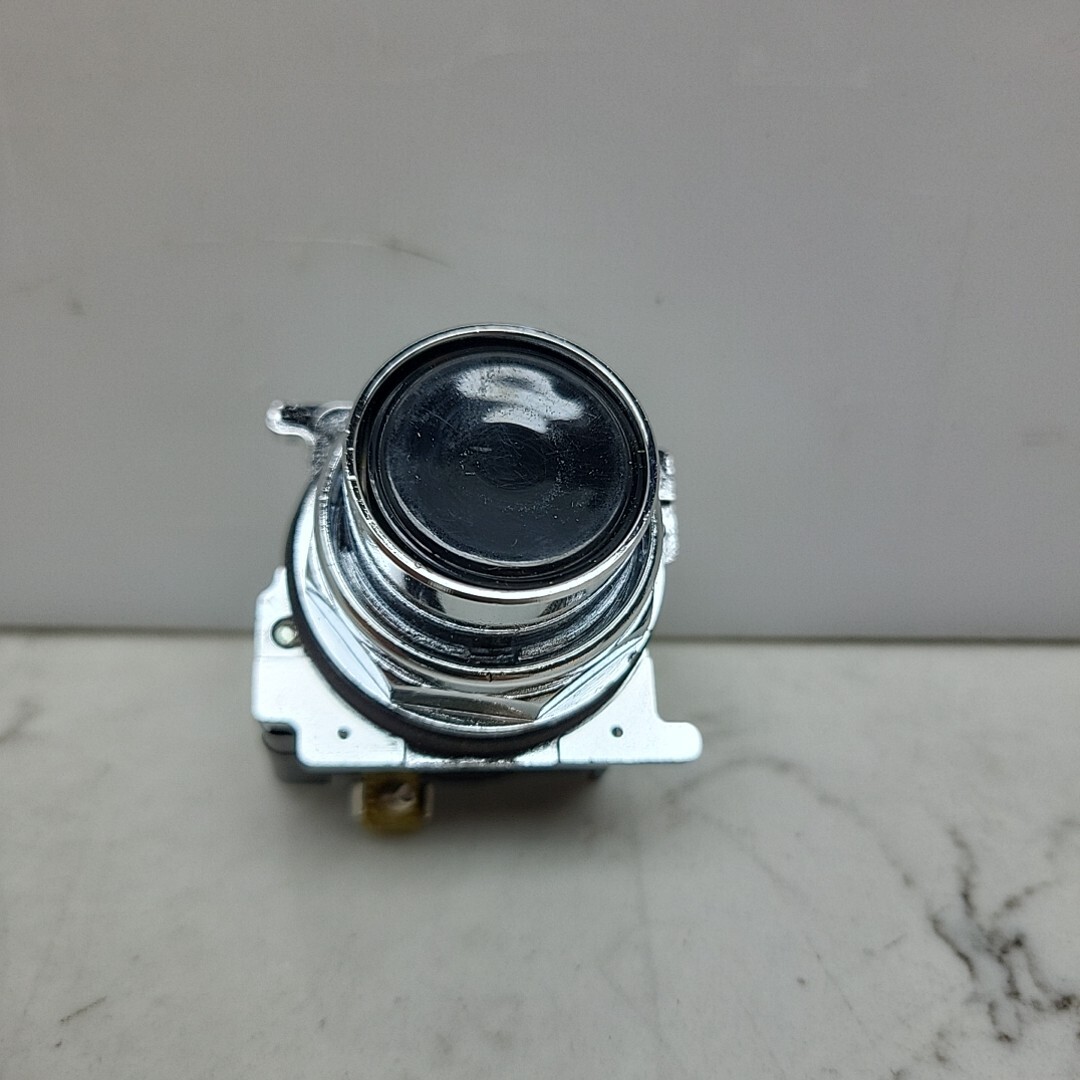 Cutler Hammer 10250T101-51 Push Button Flush Operator Black Series A1
