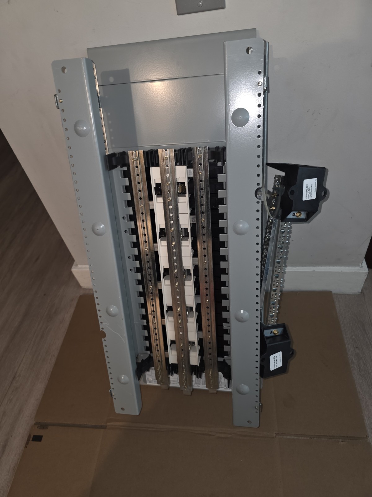 Eaton PRL1X Panelboard Interior 100 Amp 120/208V 3PH 4W 30 Space BA Breakers