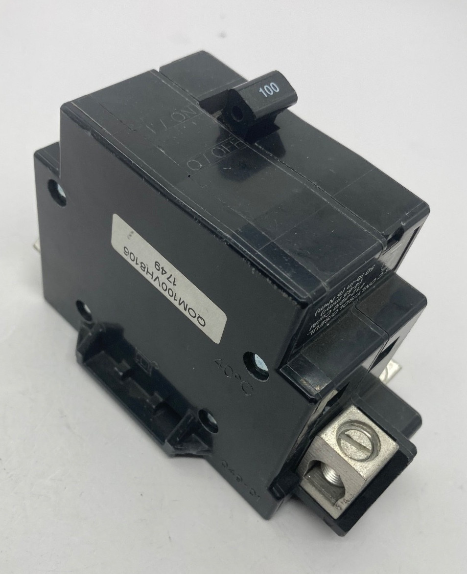 Square D QOM100VH8106 22kA 2Pole 100A 120/240V QOM1 Bolt On Main Circuit Breaker