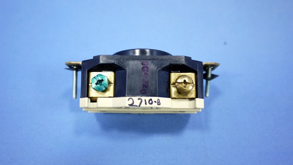 Leviton STUDIO BLACK Locking Receptacle NEMA L14-30R Outlet 30A 125/250V 2710-B