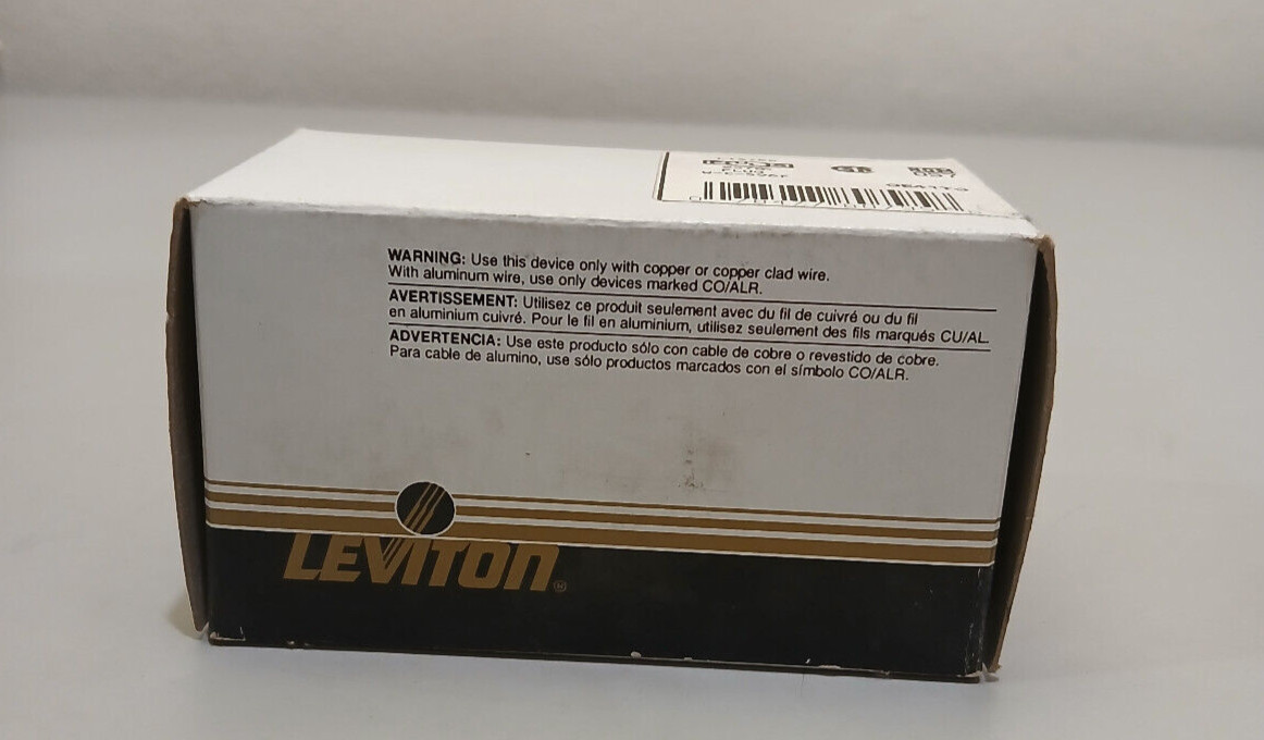 LEVITON TWIST LOCKING PLUG 2621