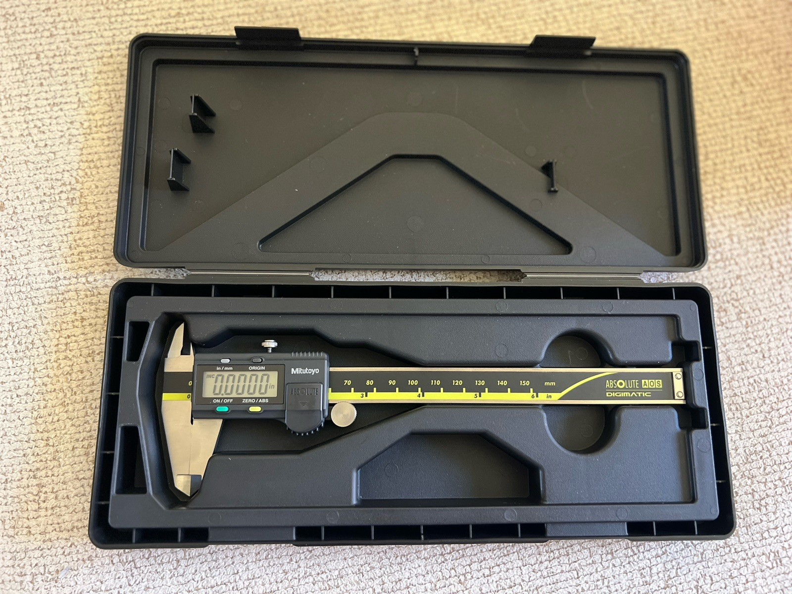 Mitutoyo 500-196-30 Digimatic Caliper 0 – 6″/0 – 150mm CD-6″ ASX