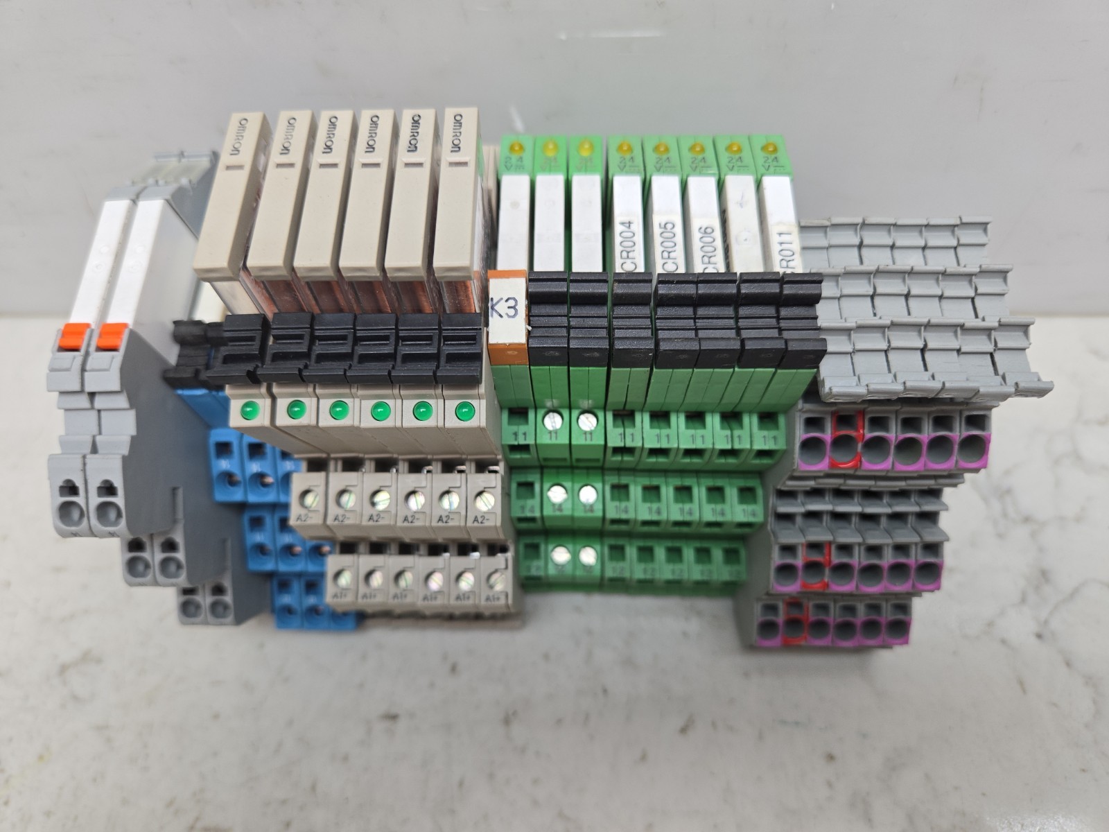 Mixed Lot of 25 Relay Socket Terminal Blocks Omron Phoenix Contact Wago Finder