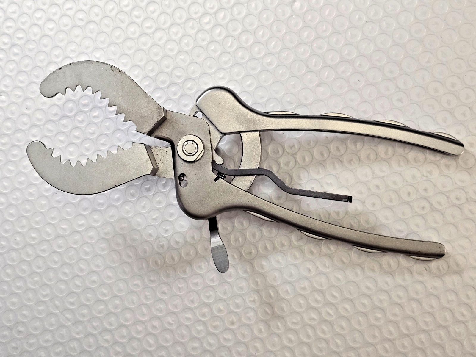 BICOMPARTMENTAL KNEE ARTHROPLASTY TOOL