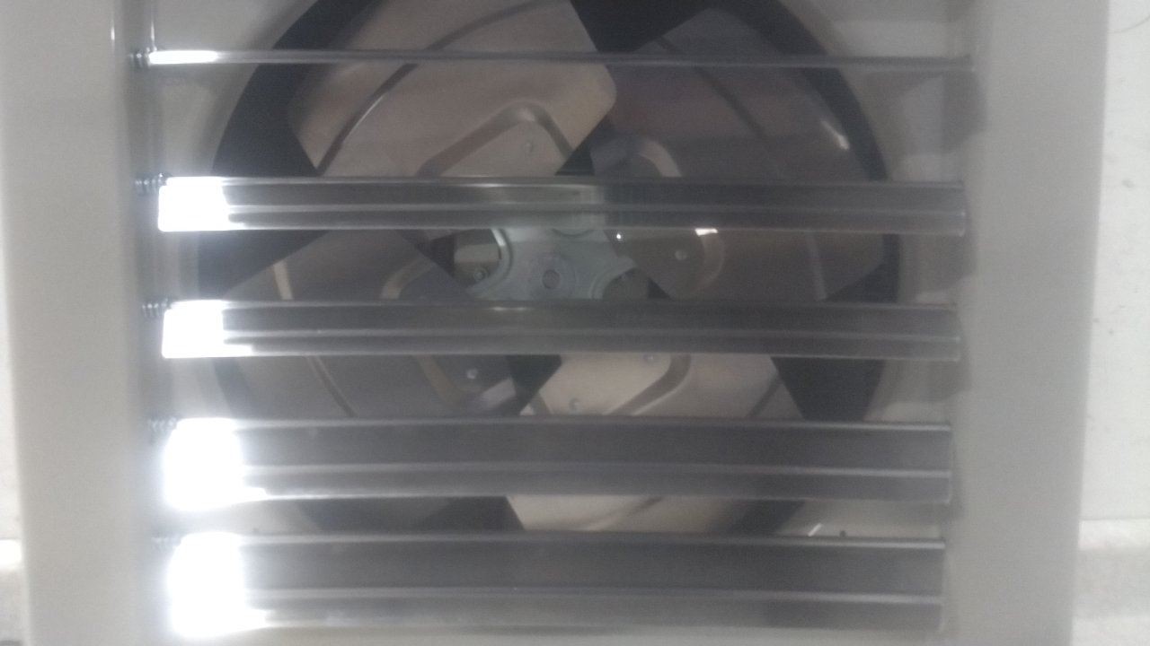 Qmark MUH104 480VAC 650 CFM 34,120 BtuH Electric Wall & Ceiling Unit Heater