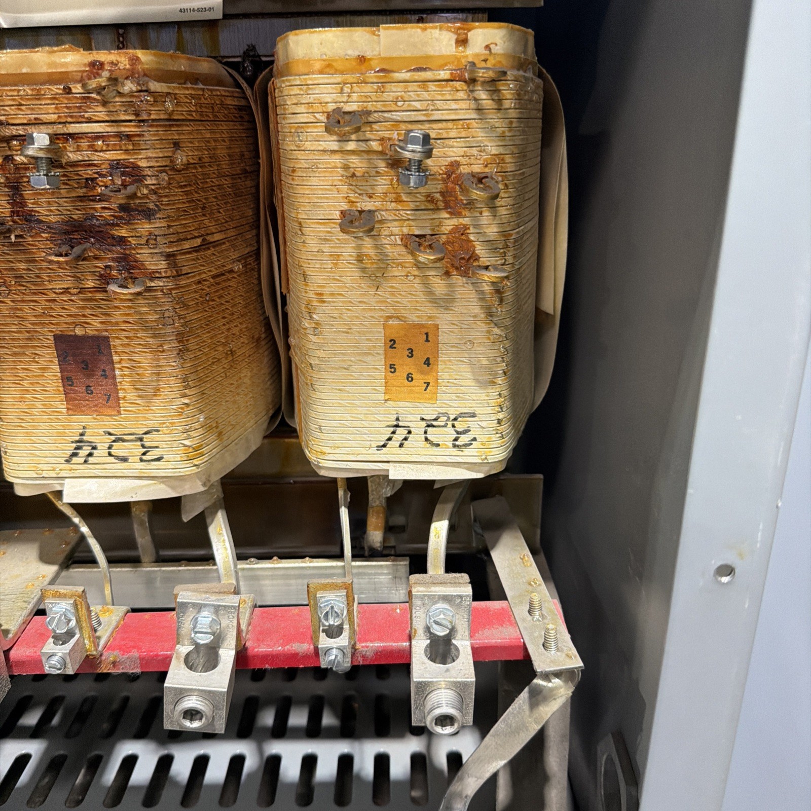 Square D 30kVA 480V Transformer 3PH 60HZ 208Y/120V 30T3HFISNLP 🟦