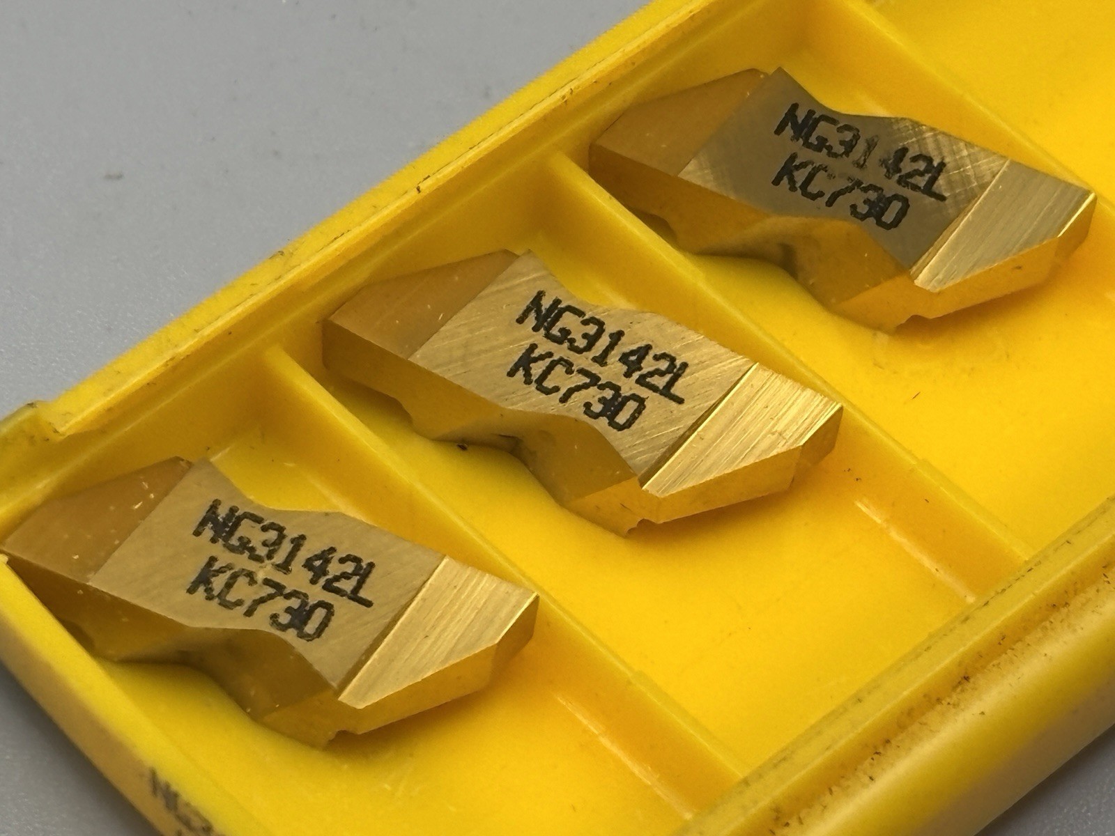 Kennametal NG3142L KC730 Top Notch Carbide Grooving Inserts 0.142″ Wide (Pkg 3)