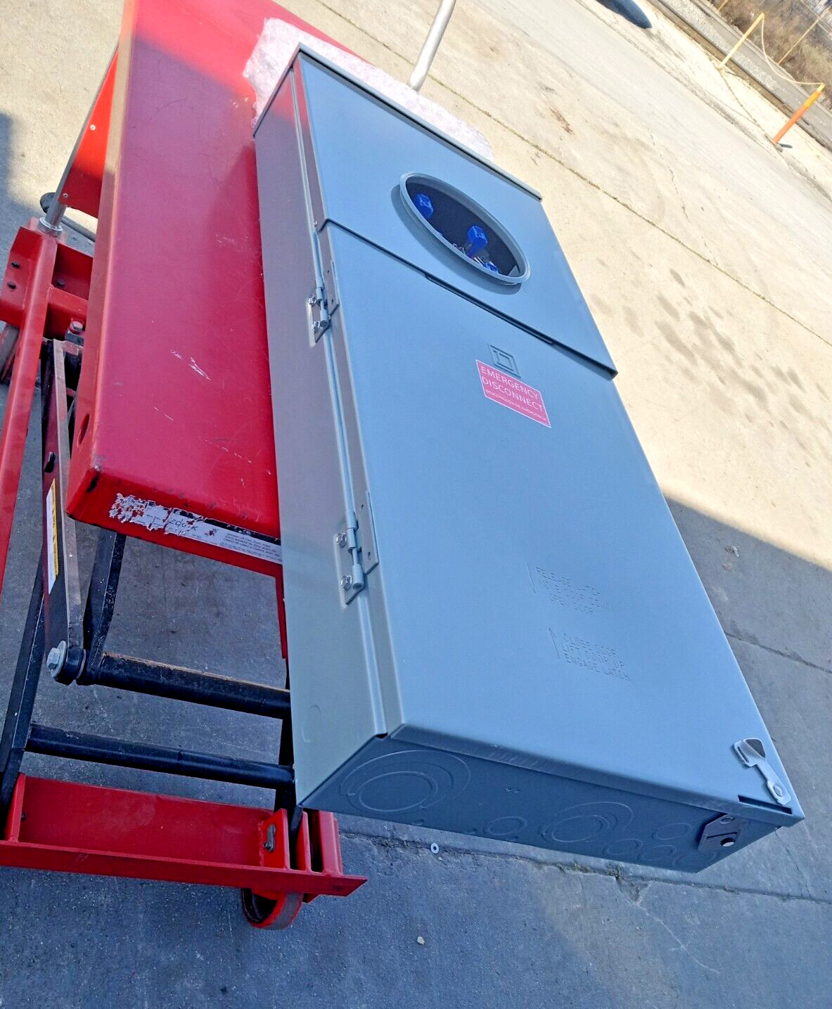 Square D Homeline 200A 20S/40C Outdoor Ring-Type Overhead Service Surface Mnt MB