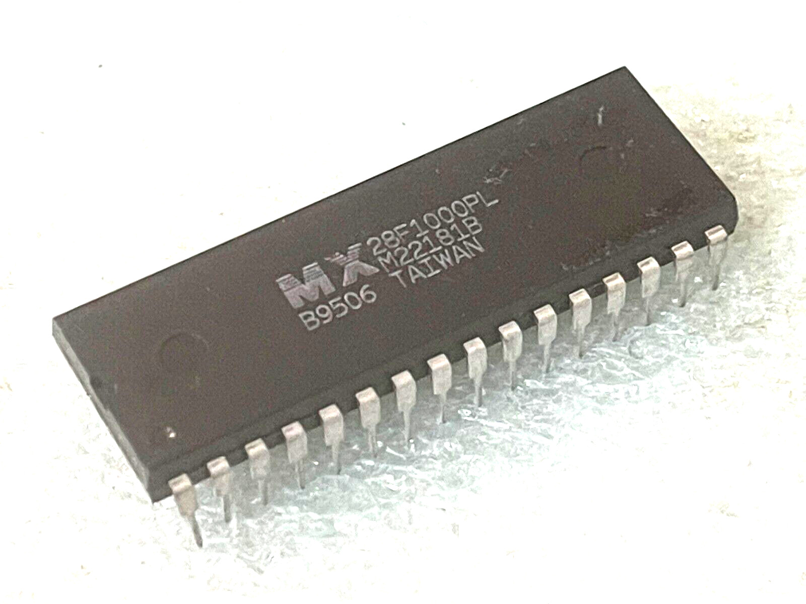 LOT OF 8: NEW MACRONIX MX 28F1000PL 32 PIN 1 MEG FLASH EEPROM DIP USA RM2-IC10